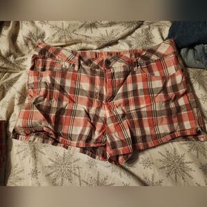 Plaid women's shorts